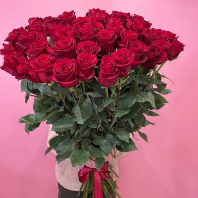 Роза Эквадор красная 70 см 51 шт