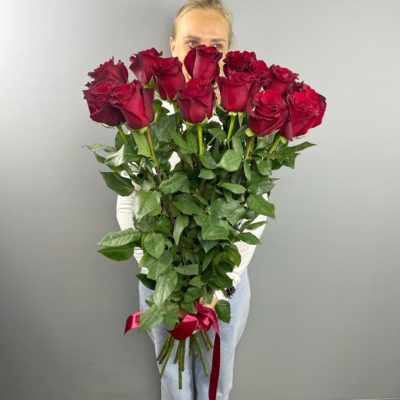 Букет из красных роз (1 метр) 15 шт