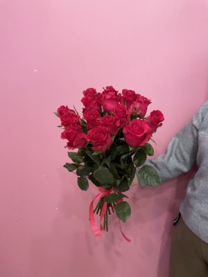 Роза Эквадор розовая Gocha 50 см 15 шт