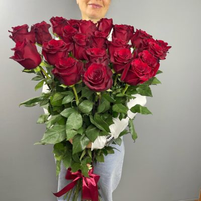 Букет из красных роз (1 метр) 25 шт
