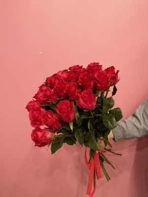 Роза Эквадор розовая Gocha 50 см 25 шт
