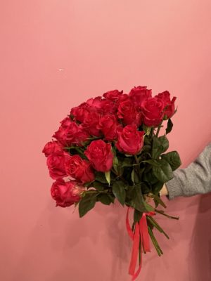 Роза Эквадор розовая Gocha 50 см 25 шт