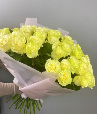 Роза бело-зеленая (60 см) 35 шт