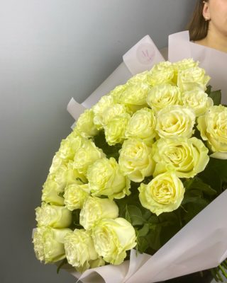 Роза бело-зеленая (60 см) 51 шт