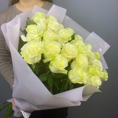Роза бело-зеленая (60 см) 25 шт